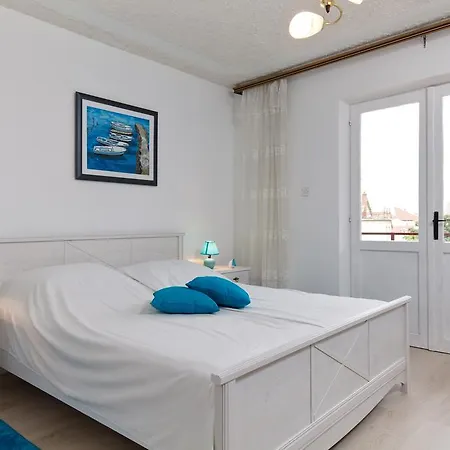 Guest house Adria Kastela